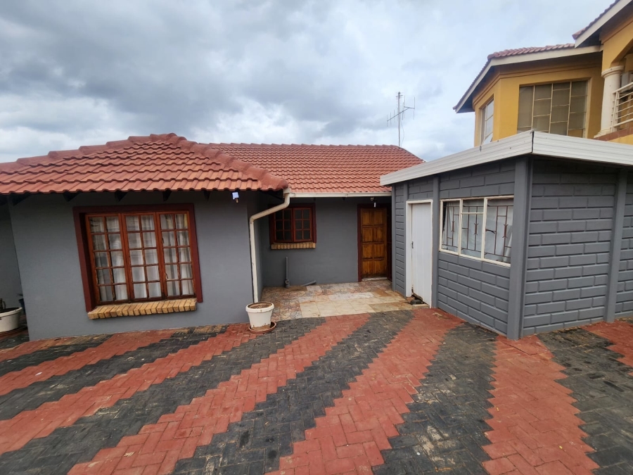 3 Bedroom Property for Sale in Tlhabane West North West